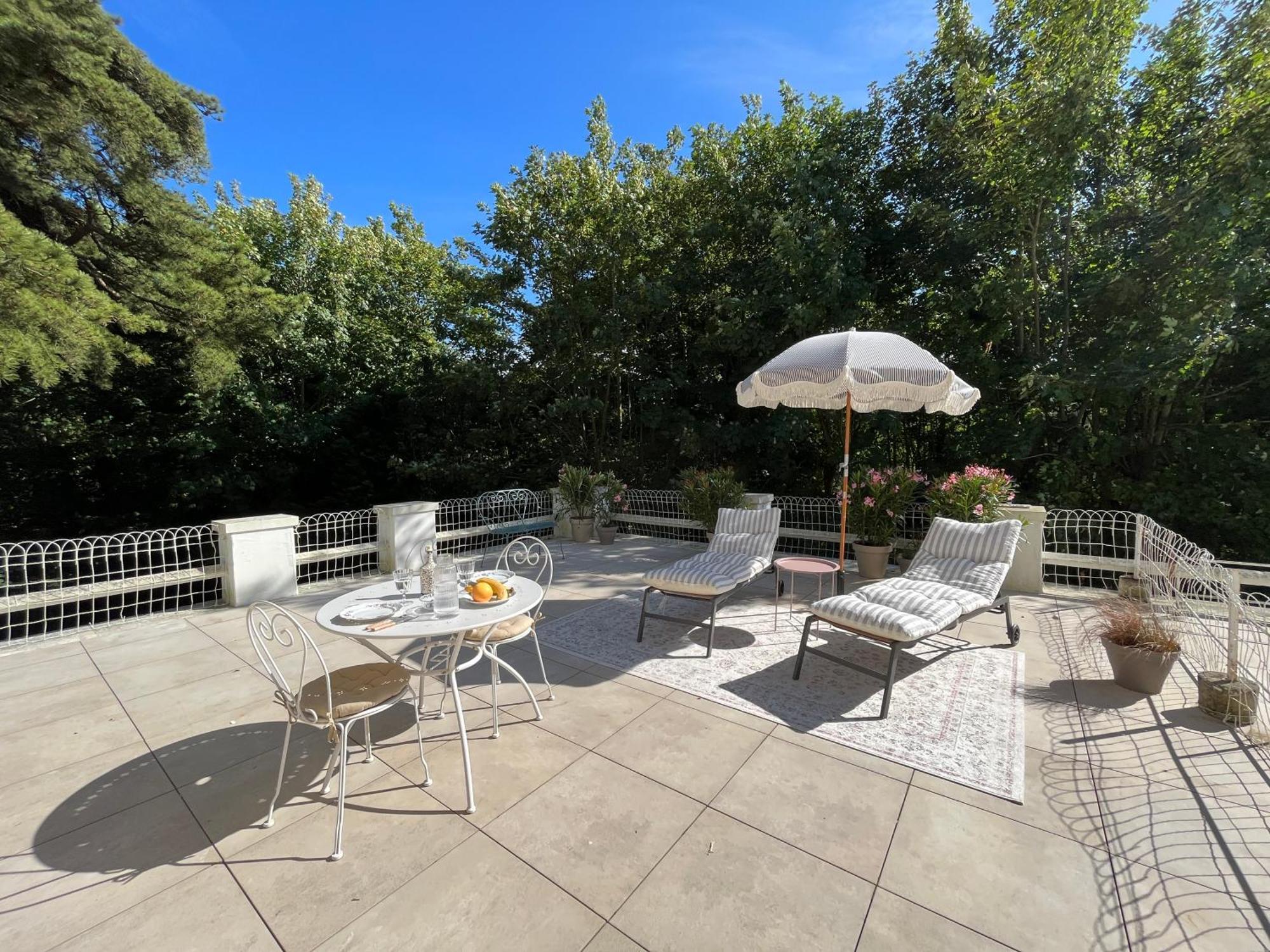 Suite Avec Grande Terrasse Et Parc - Gite Classe 4 Etoiles エトルタ エクステリア 写真